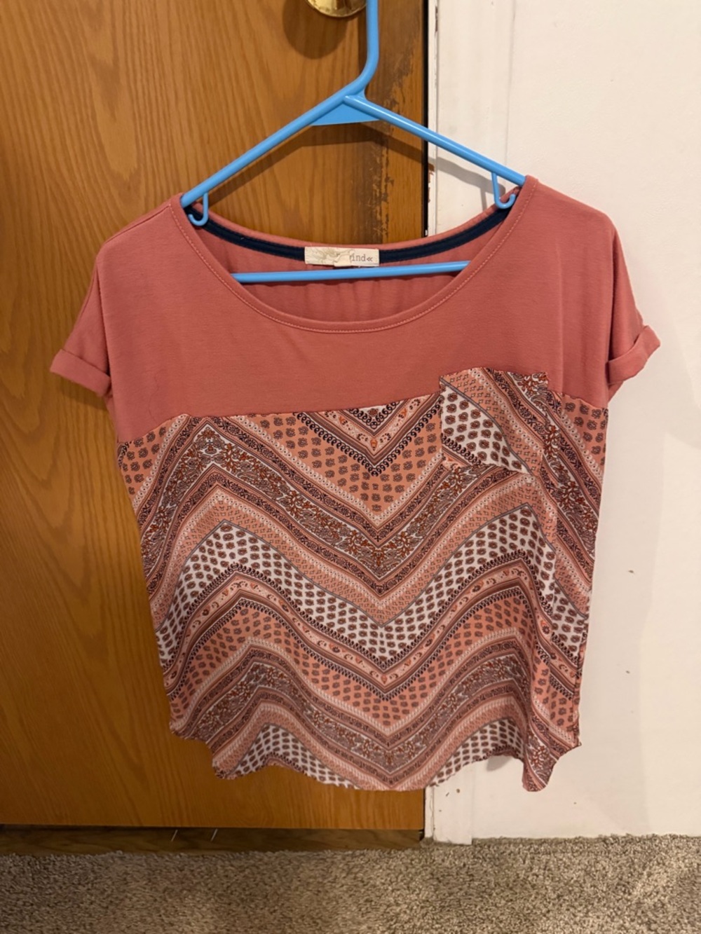 Rose Chevron Print Short Sleeve Top